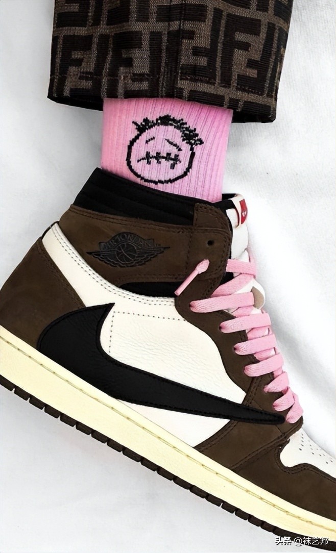 潮袜新款,2020夏流行的潮袜