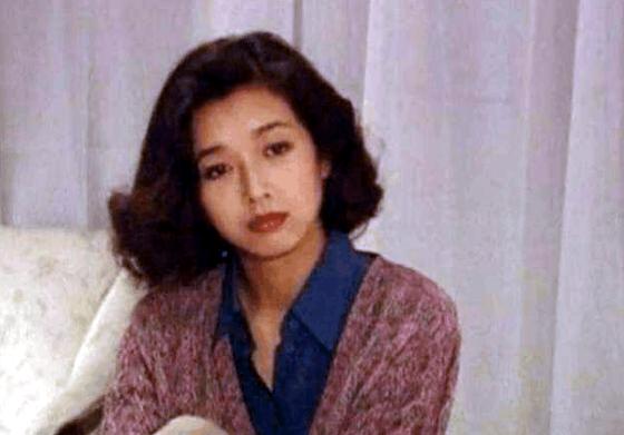 中年爱情自有风景！江珊离婚18年，接受田小洁的爱拐了几道弯