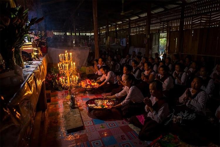 云南西双版纳傣族泼水节一览表,西双版纳一年一度的傣族泼水节