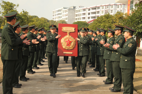 勇立潮头，他们是*破爆**专业的全能战士