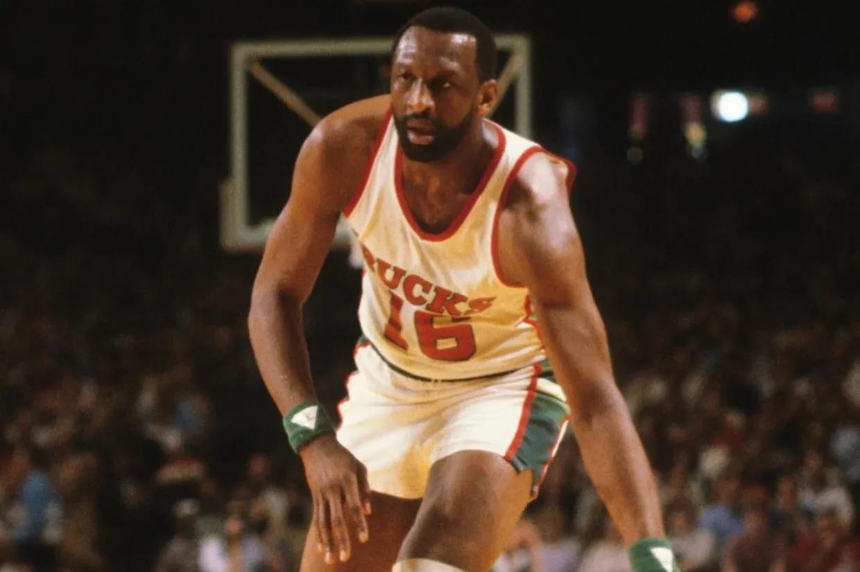 nba球队为乔丹退役球衣,有哪些队伍退役了乔丹的球衣