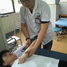 偏瘫屈腕康复练习,能够降低偏瘫患者痉挛的康复方法