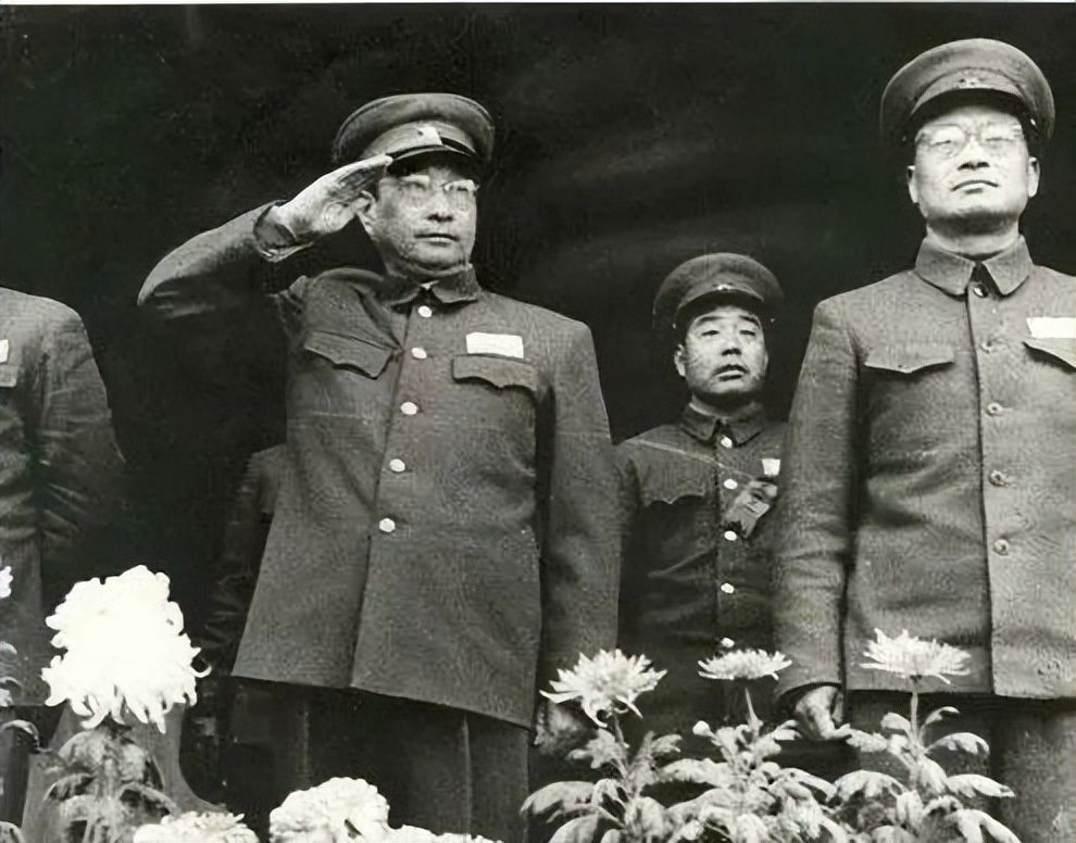 闄堣祿澶у皢瑙佸倕娑槸鍝泦,闄堣祿澶у皢鍌呮动鐢佃鐗囨