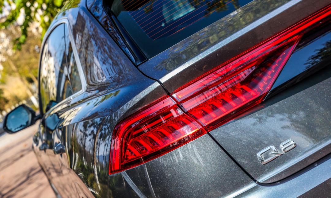 奥迪q8长期使用报告,奥迪q8臻选动感驾驶感受