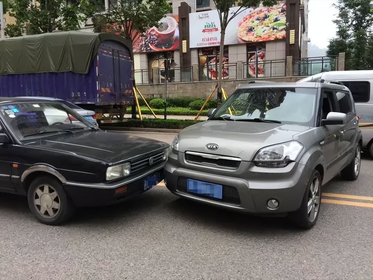 出了交通事故必须要拍六张照片吗,发生交通事故需要拍哪几张照片