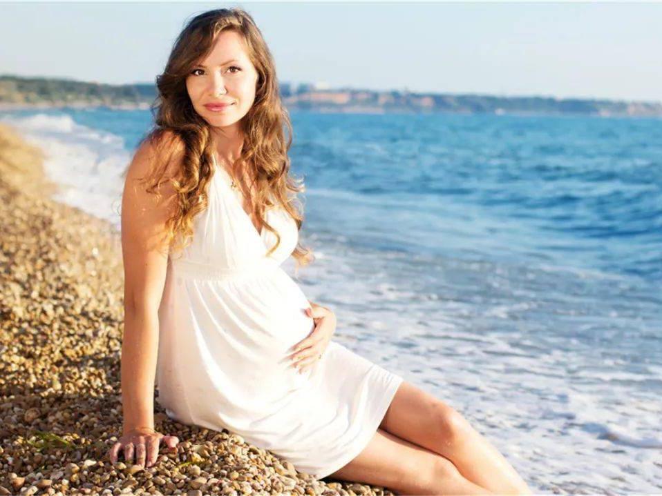 女性有些地方长痘痘是什么原因,女人下部长痘痘什么原因