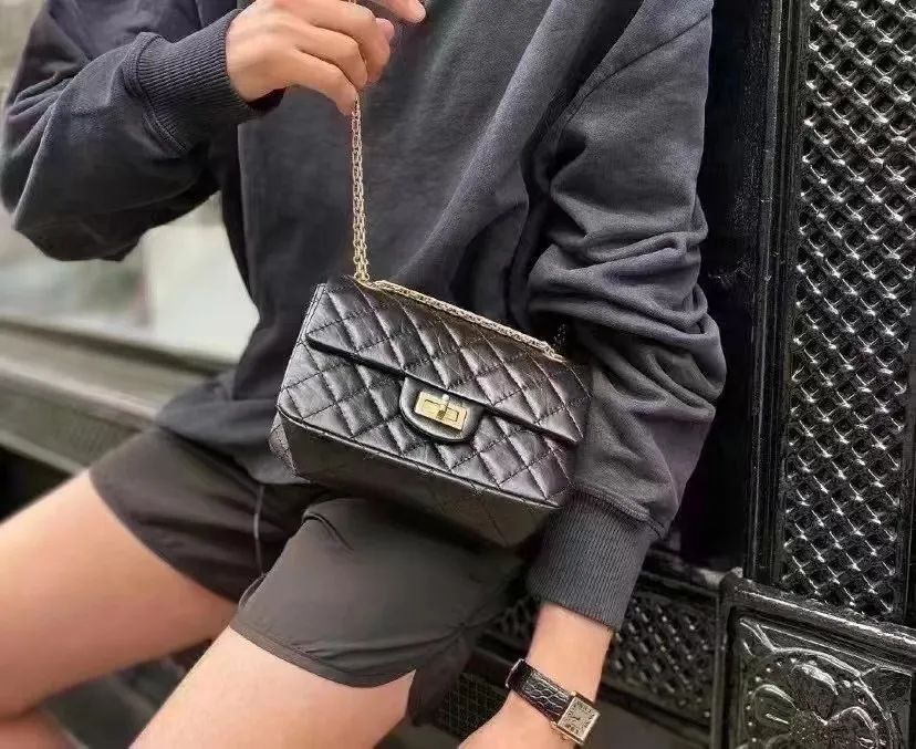 大牌实用包包小款推荐哪款,又大又实用的包包推荐品牌