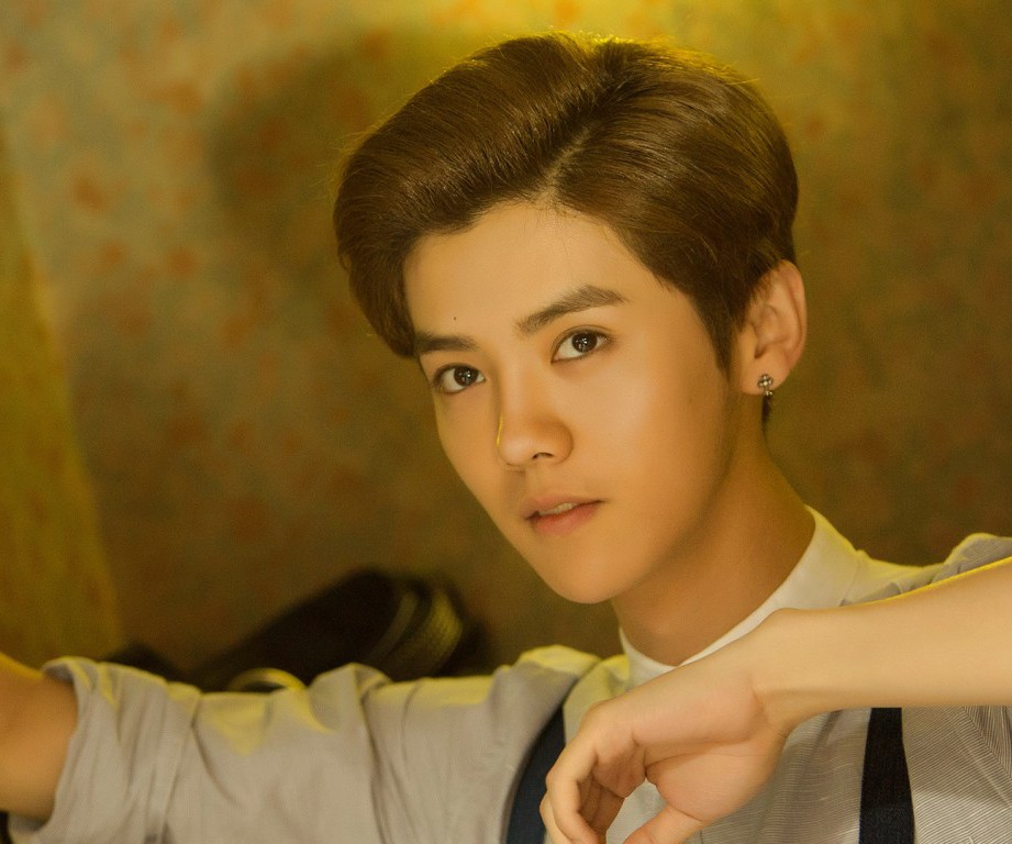 鹿晗关晓彤自交往以来备受争议,鹿晗关晓彤公开恋情前的回顾