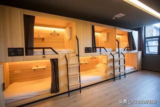 鑳屽寘鍗佸勾闈掓梾,鑳屽寘鍗佸勾闈掓梾閲嶅簡