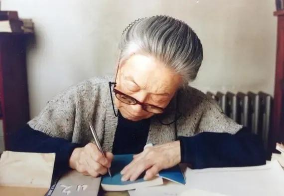 杨绛这辈子最后悔的事,杨绛治愈自己情绪的句子