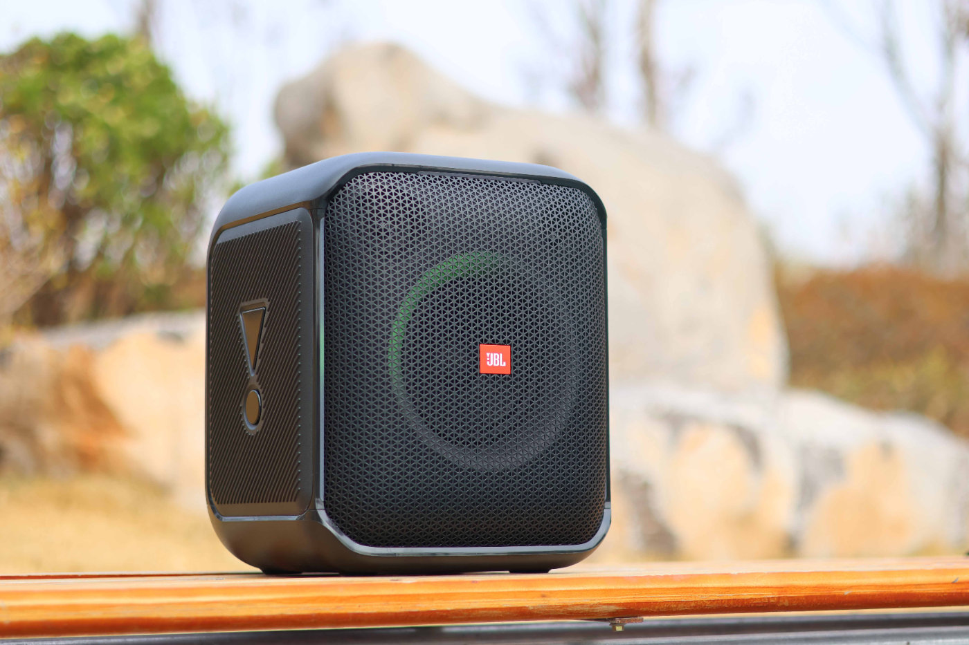 jbl欢唱版音箱评测,无线蓝牙双话筒音箱