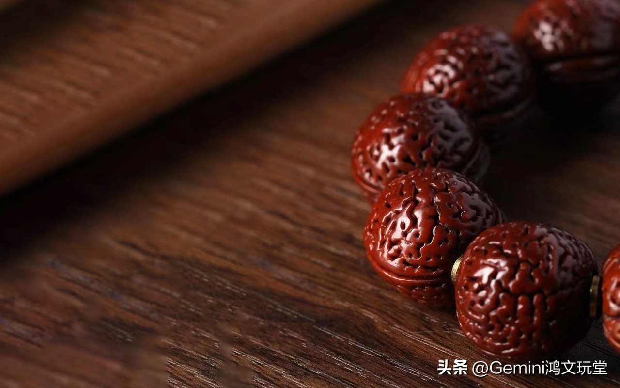 海黄手串的正确盘玩方法,绿松石手串的正确盘玩方法