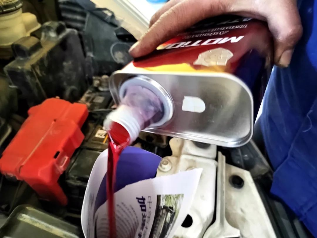 二手车买回来后要先做什么保养,汽车大保养需要整备的项目