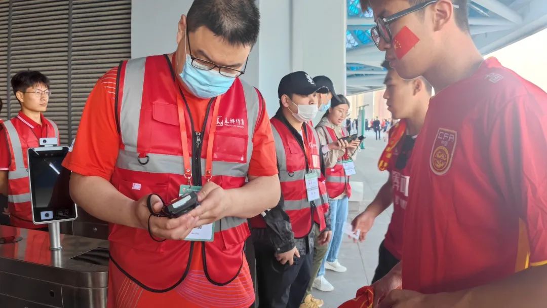 中国足球开启留洋,大连足球队向国足发起挑战