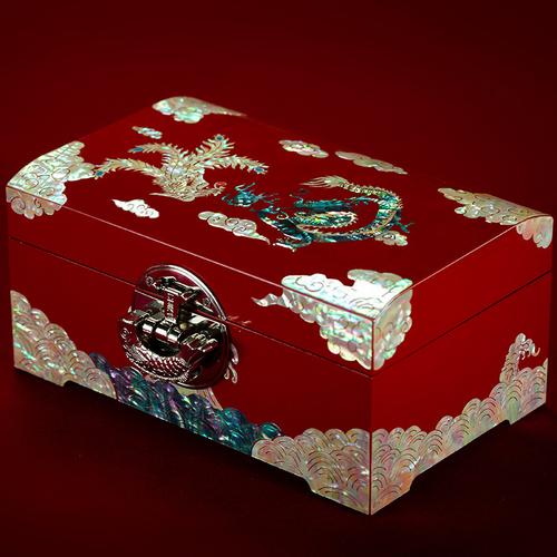 漆画技法与艺术表现的区别,漆画创新应用领域