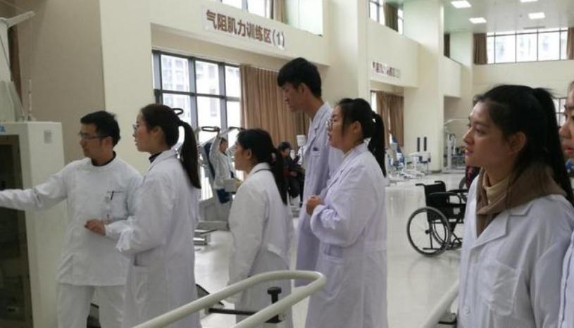 2023临床医学专业排名,2023年高考临床医学分数会降低吗