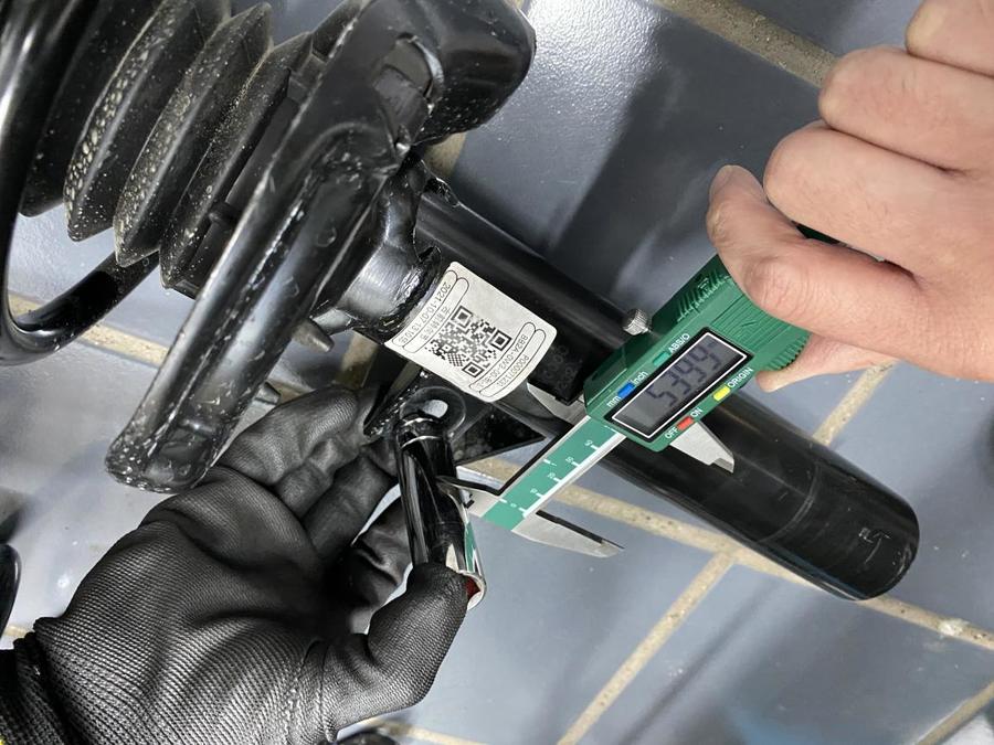 全赛道定制性能飙升低趴战斗钢炮“豹力变装”