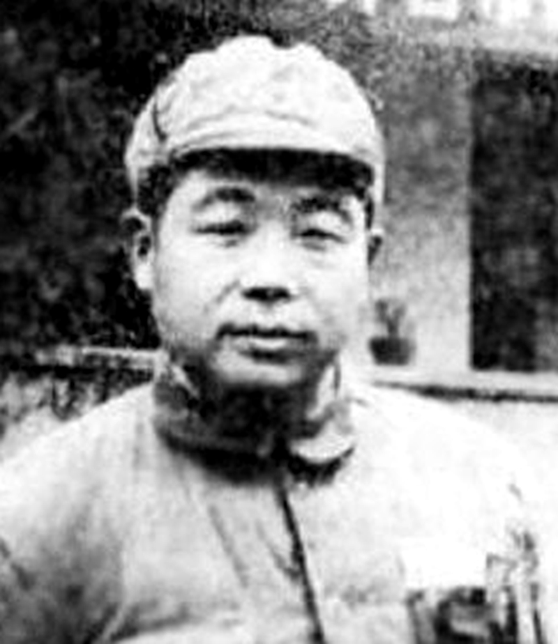 他接替*锡联陈**，担任重庆市第二任市委书记，59岁被“*倒打**”后去世