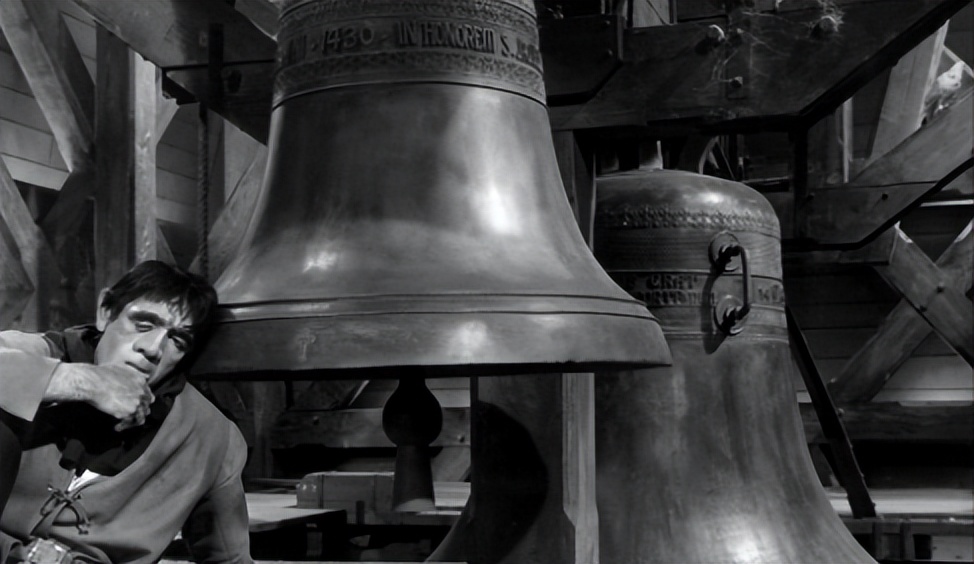 巴黎圣母院善与恶,巴黎圣母院最精彩的情节