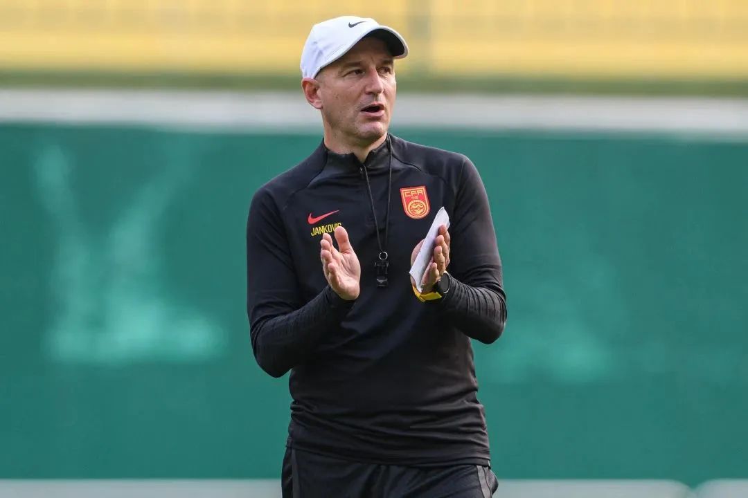 国足亚洲杯朱辰杰,世预赛12强赛国足朱辰杰