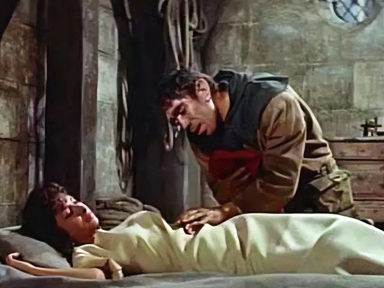 巴黎圣母院人物,电影巴黎圣母院人物特色解读