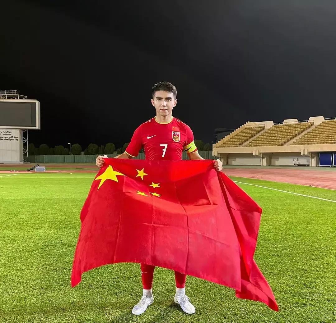 足球高位逼抢在体系中的作用,足球的魅力在于传控