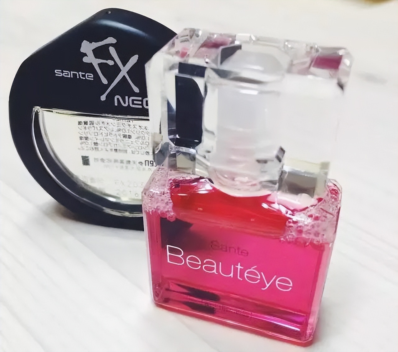 眼睛干痒模糊买什么眼药水好,网红眼药水小心眼睛越用越干