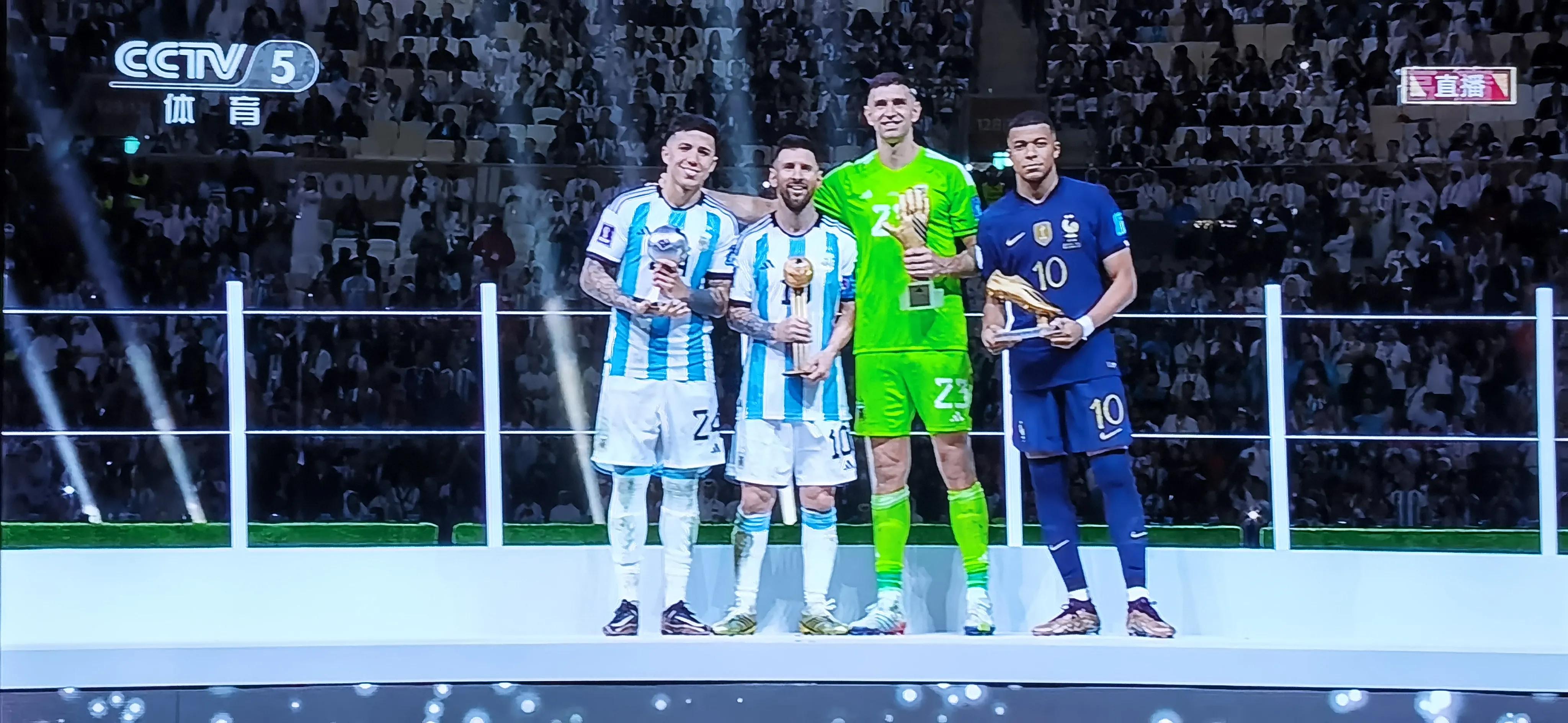 阿根廷完成三连冠梅西创造的奇迹,阿根廷三冠加冕