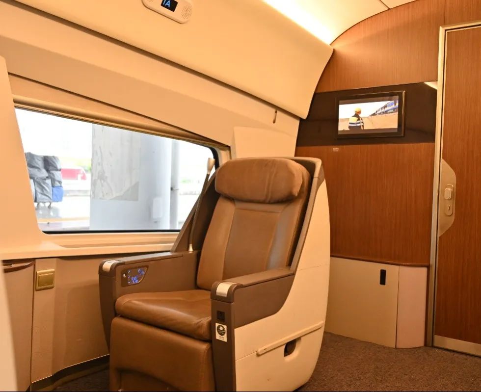 南宁到贵阳车票太难买,南宁东到贵阳多少钱