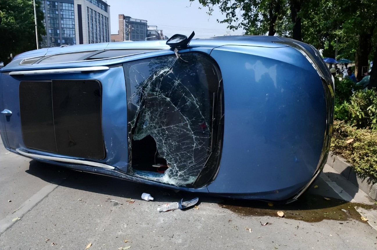 “秋乏”来袭，开车犯困怎么办？|秋冬季行车安全