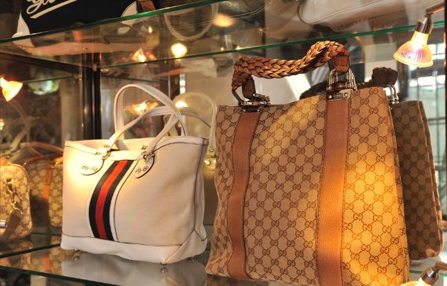 摆地摊、卖二手包的亿万富豪:姚君达的洋葱学让他从潮底翻上浪尖