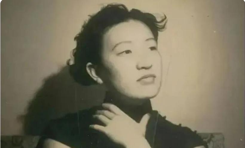 清朝最后一个格格都不敢说的话,清朝最后一位格格不是亲生