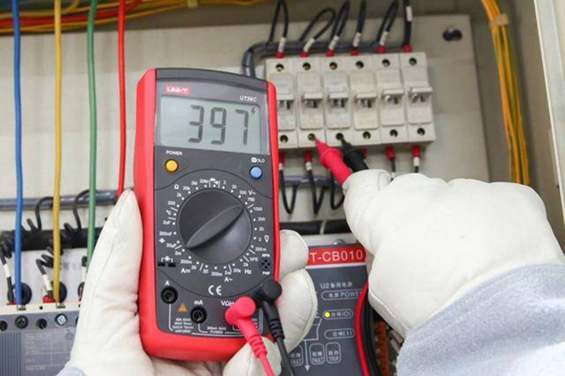 家庭电路开关跳闸原因,家中总开关跳闸的原因和解决方法