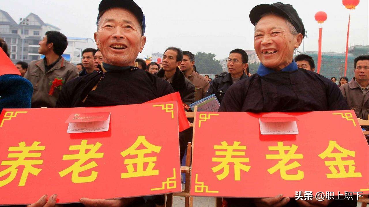 湖南邵阳夫妇在乡场镇给老人拍照月入过万,农村创业有五个风口