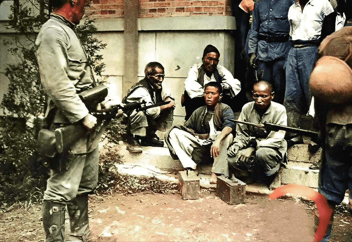 变态的纳粹德国，*光脱**犹太人女人衣服，集体*杀屠**!2