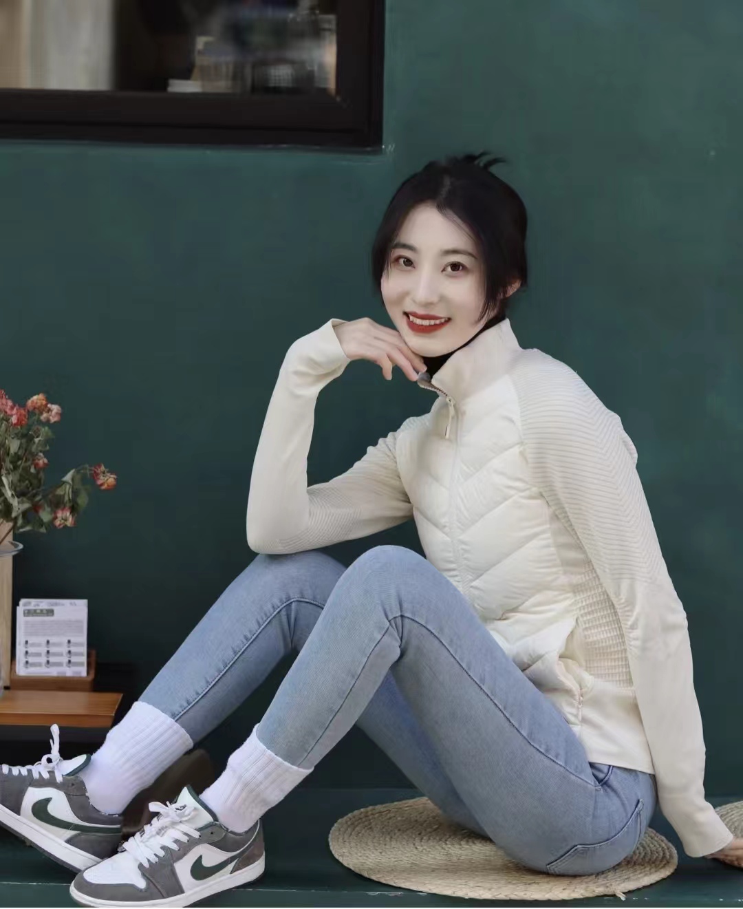 羽绒服搭配什么衣服保暖又好看,羽绒服的穿搭秘籍有哪些