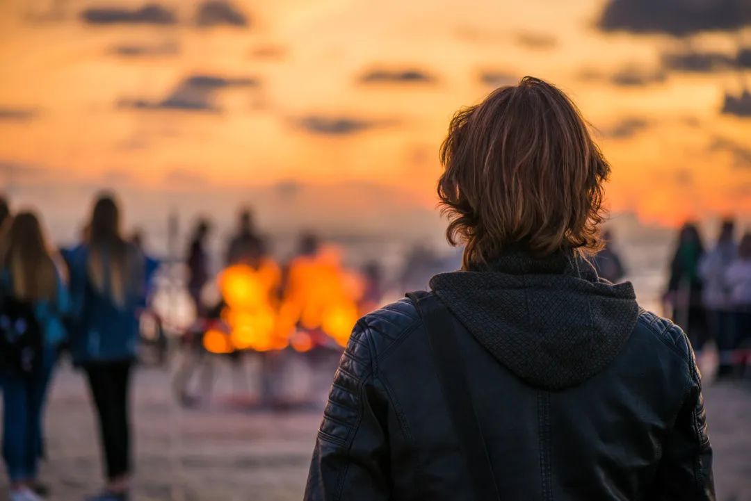 心理学上拉近与人距离的效应,十个无法抗拒的心理学效应
