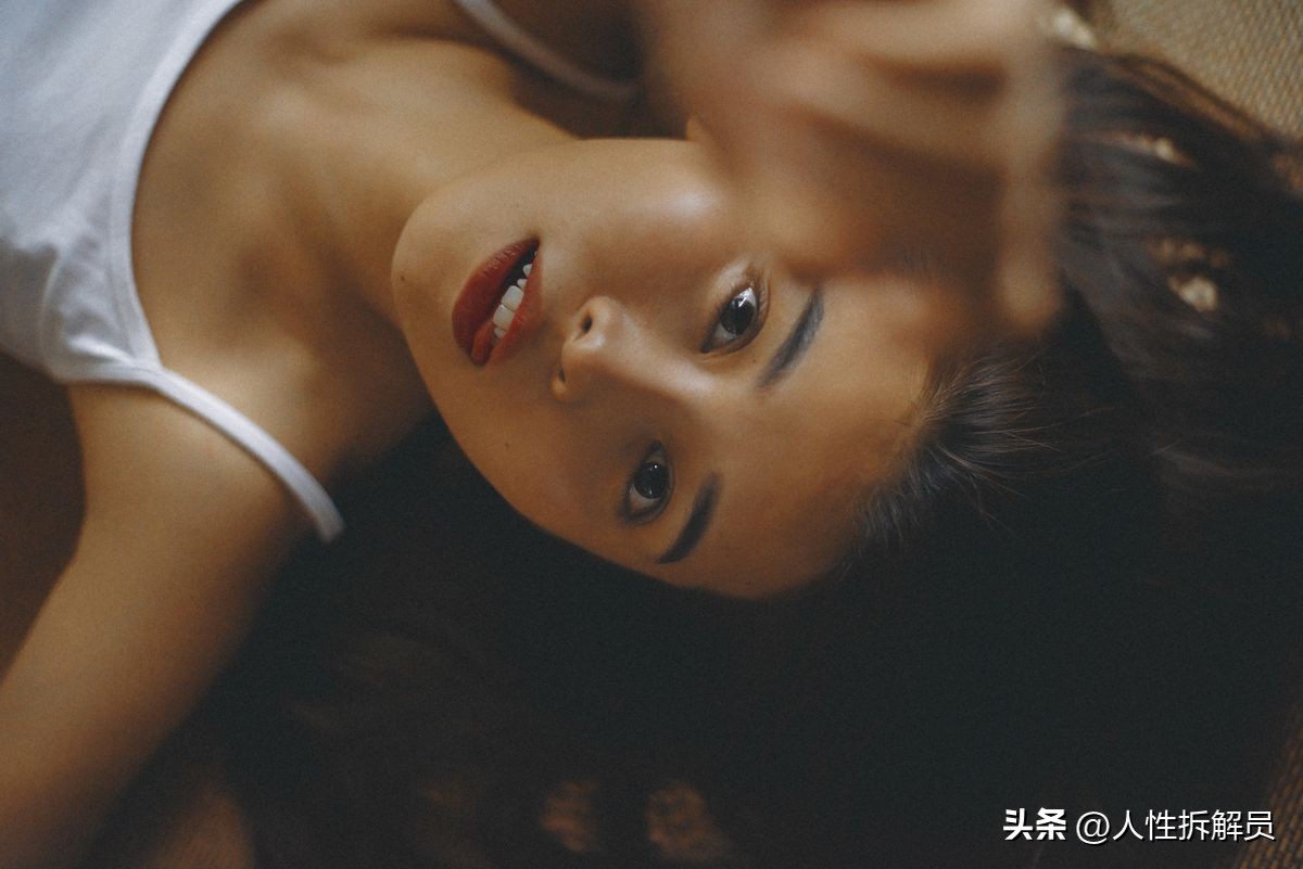 伴侣间接吻，为什么不觉得对方的口水恶心？如果吐出来呢？