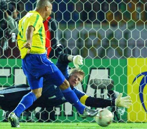 2002年韩日世界杯一人打进5球是谁,2002年韩日世界杯德国和巴西决赛