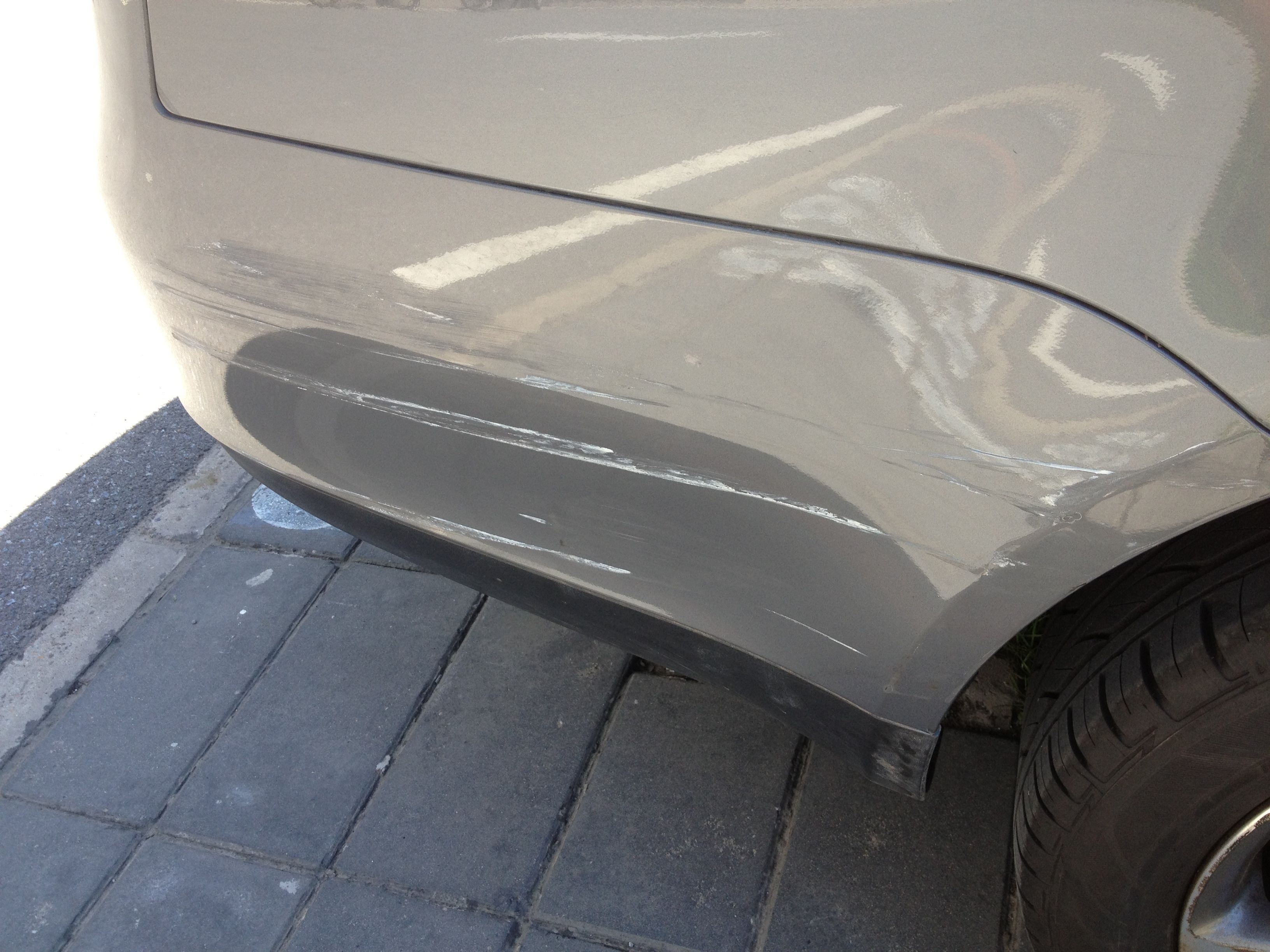 停车被刮蹭找不到肇事者怎么办,私家车停放楼下被划怎么办