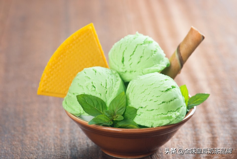 买冰淇淋机需要注意哪些,商用冰淇淋机的选购技巧