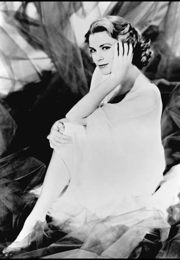 摩纳哥王妃们的悲哀:奥斯卡影后和“逃跑王妃”夏琳的悲情一生