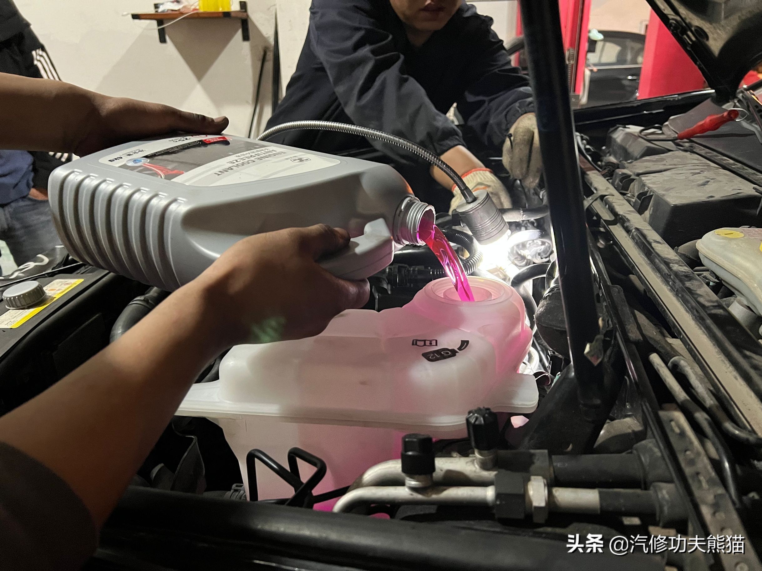 奥迪大众保时捷烧机油专修,2.0t奥迪a6烧机油吗