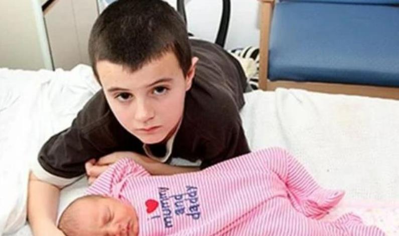 14年前，英国十三岁男孩“喜当爹”！生下一女后，后来怎么样了？