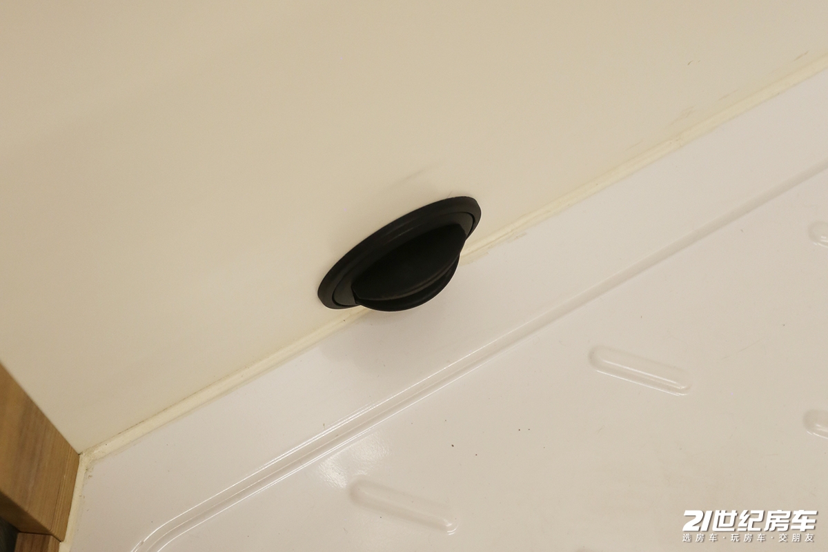 戴德房车urv2023款高配版,戴德云游C型大额头房车