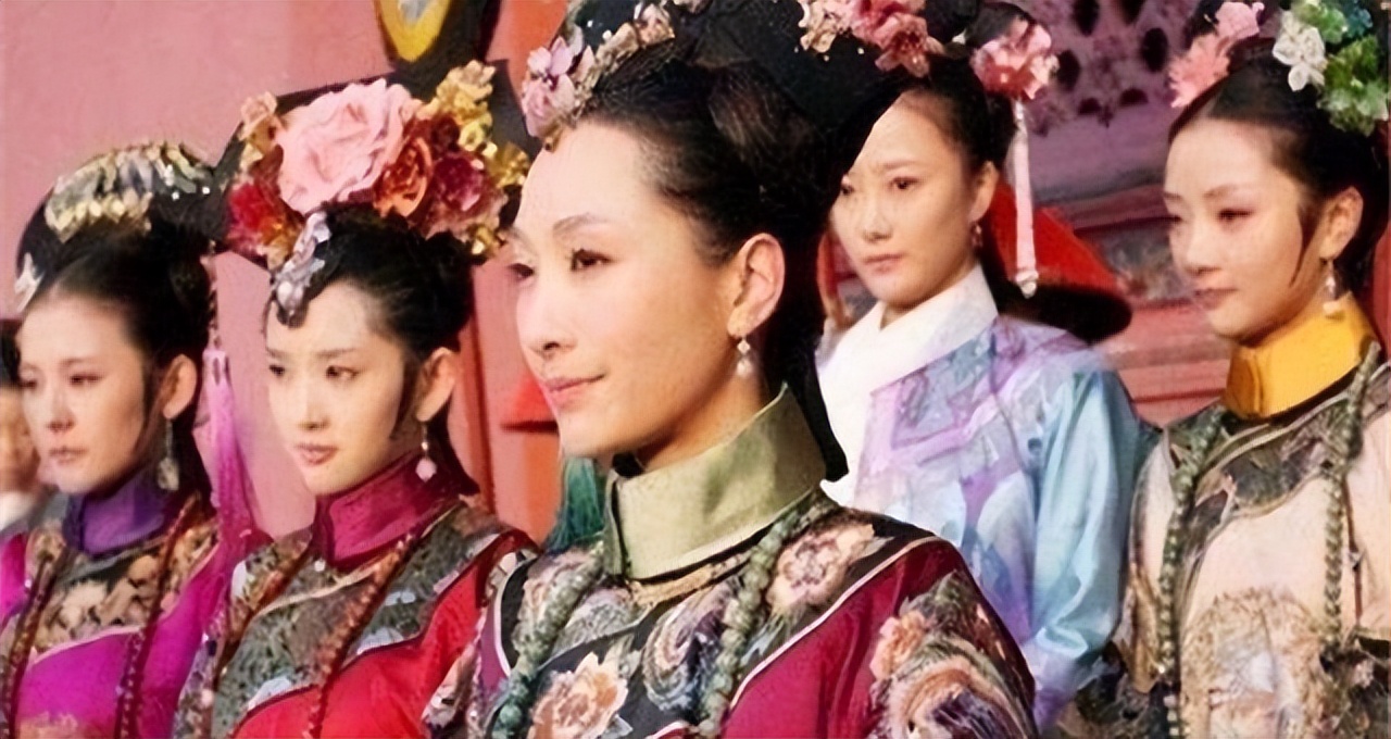 康熙把皇长子圈禁起来,康熙的第一个儿子和长子