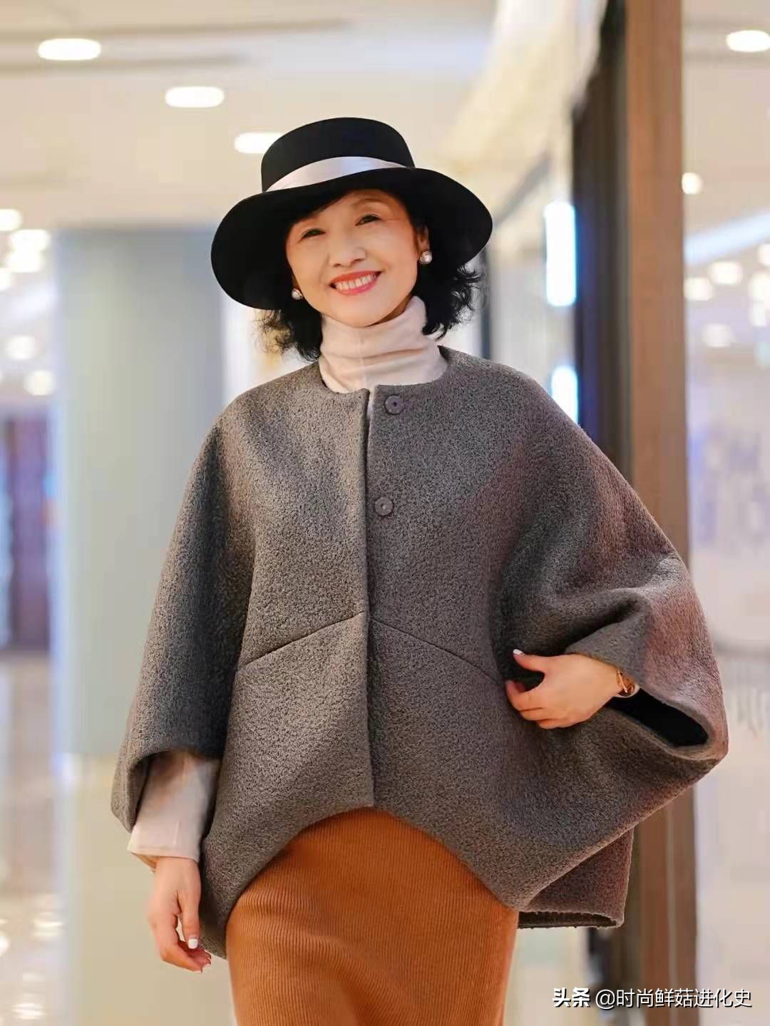 45岁穿什么颜色大衣显年轻气质,40多岁女人穿什么颜色大衣显年轻