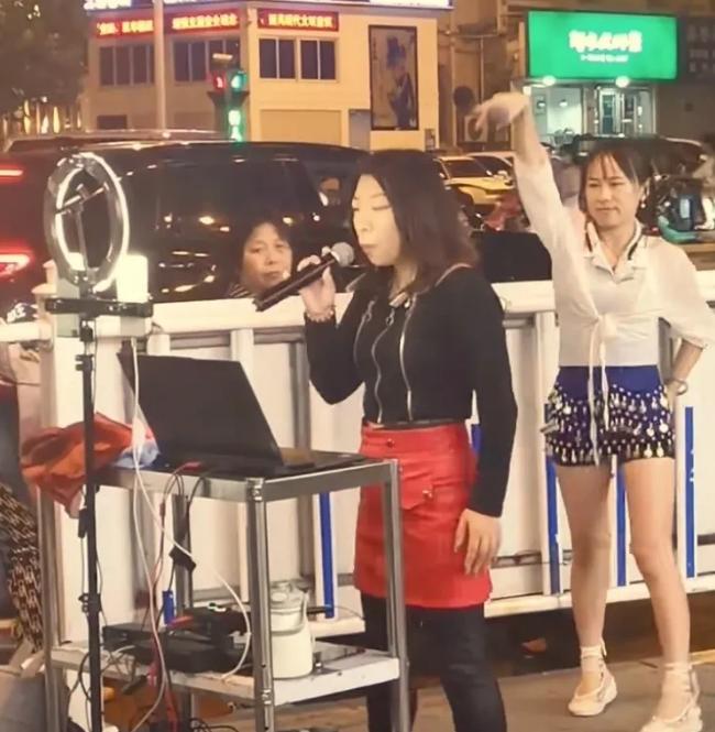 金火火之前的搭档,金火火搭档瑶瑶去哪里了