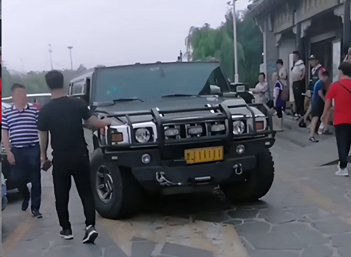 20万左右的悍马h2七座版,悍马200万左右的车型