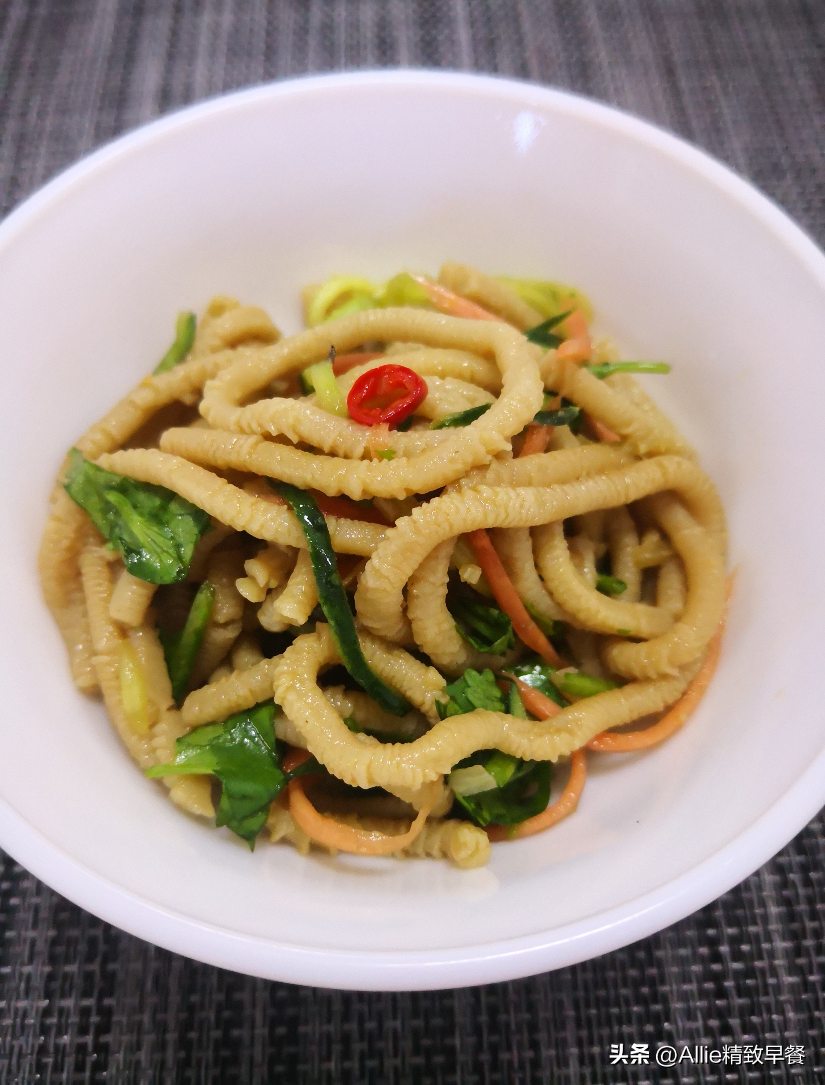 天气太热不想吃大鱼,凉拌莜面详细做法